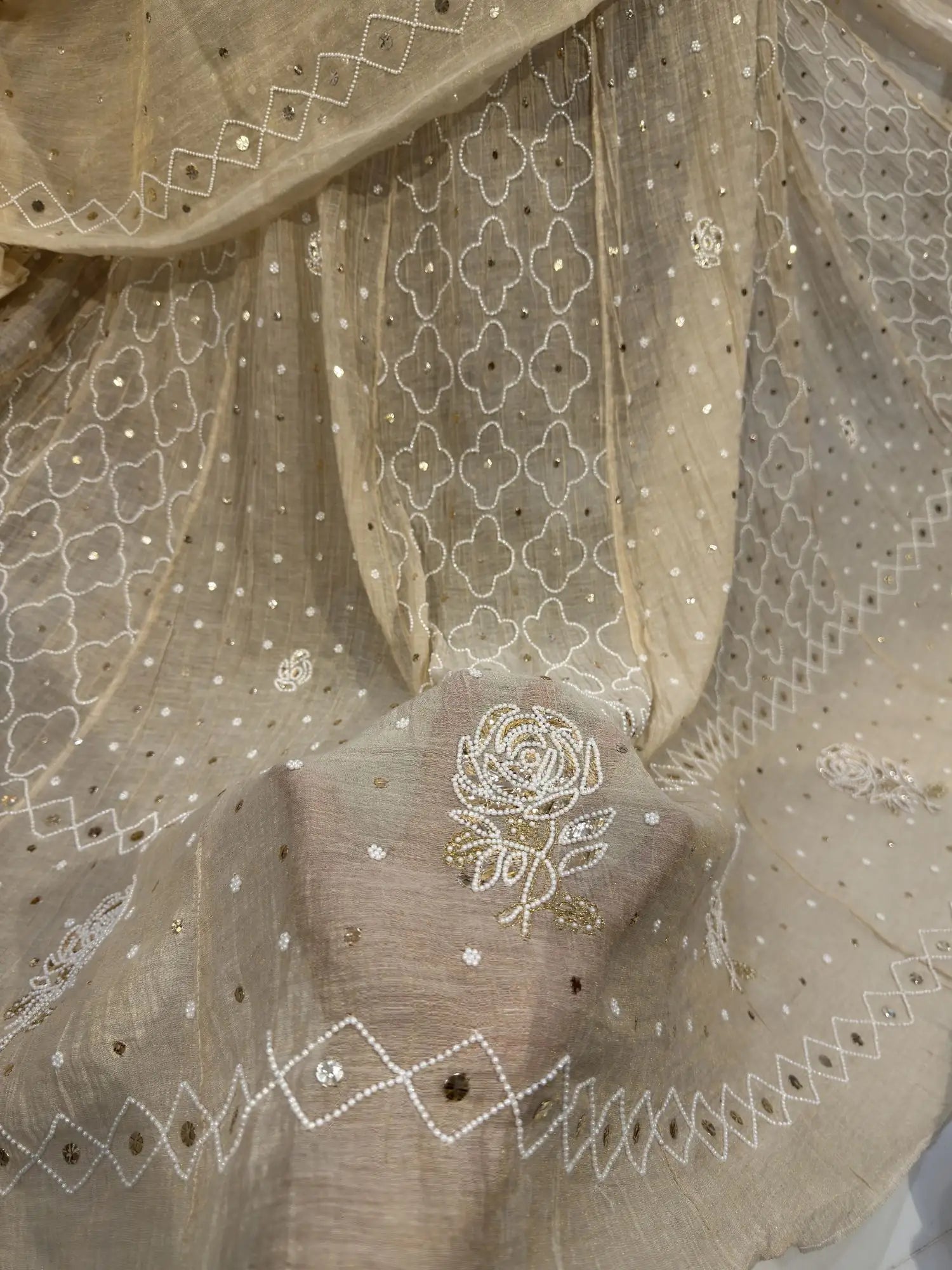 Floral rose Chikankari embroidery on the Lucknowi Lehenga.